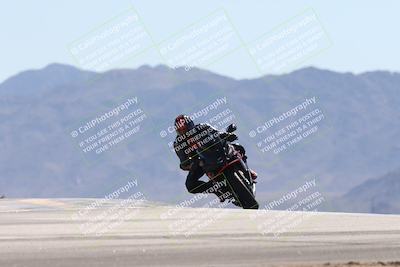 media/Oct-13-2025-Moto Forza (Mon) [[a66d839500]]/3-B Group/Session 4 (Turn 9)/